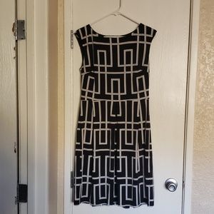 Black and white geometric print dress